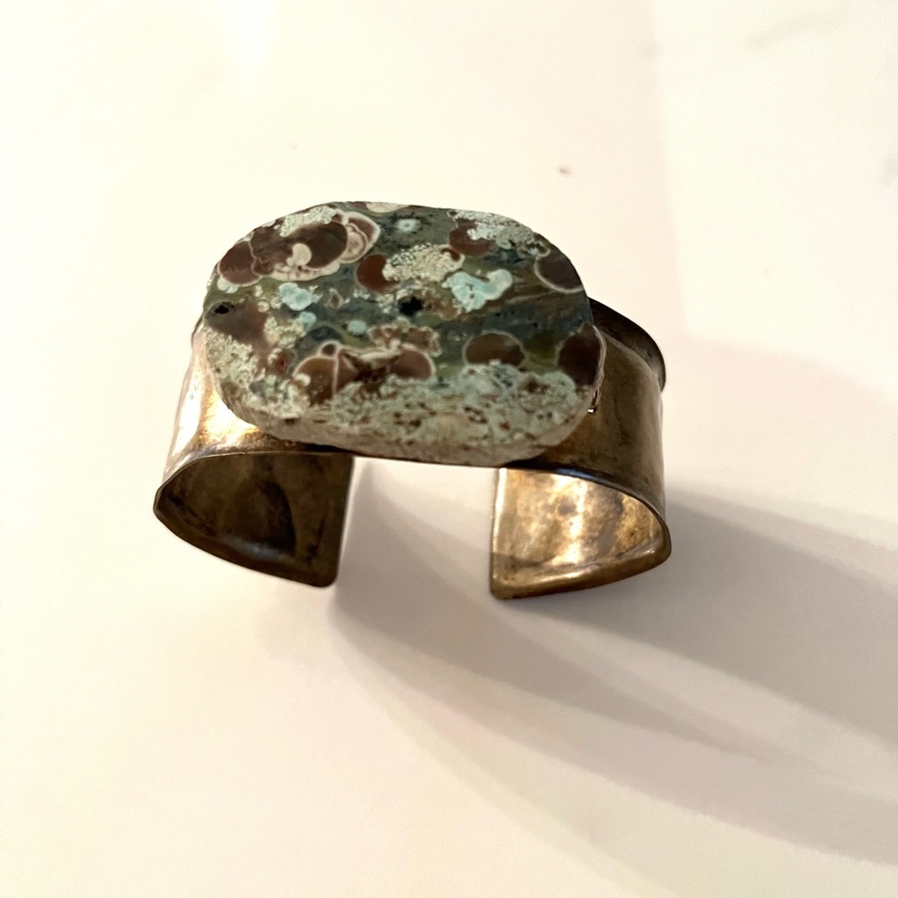 Polished green moss agate stone cuff bangle bracelet NWOT
